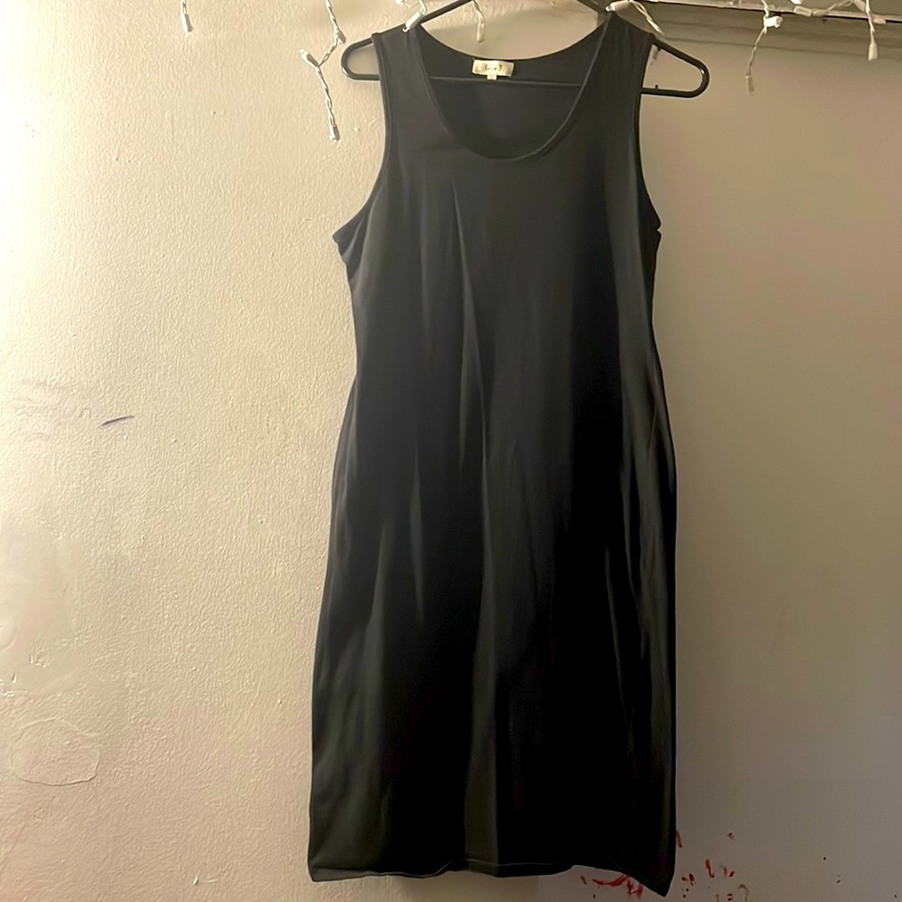 the size is L the color is black and the brand is love J and it's soft.